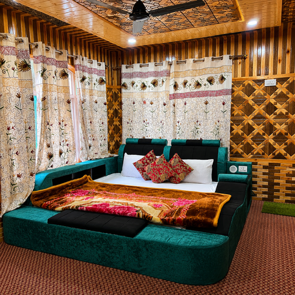 Hotel Snow Drop interior